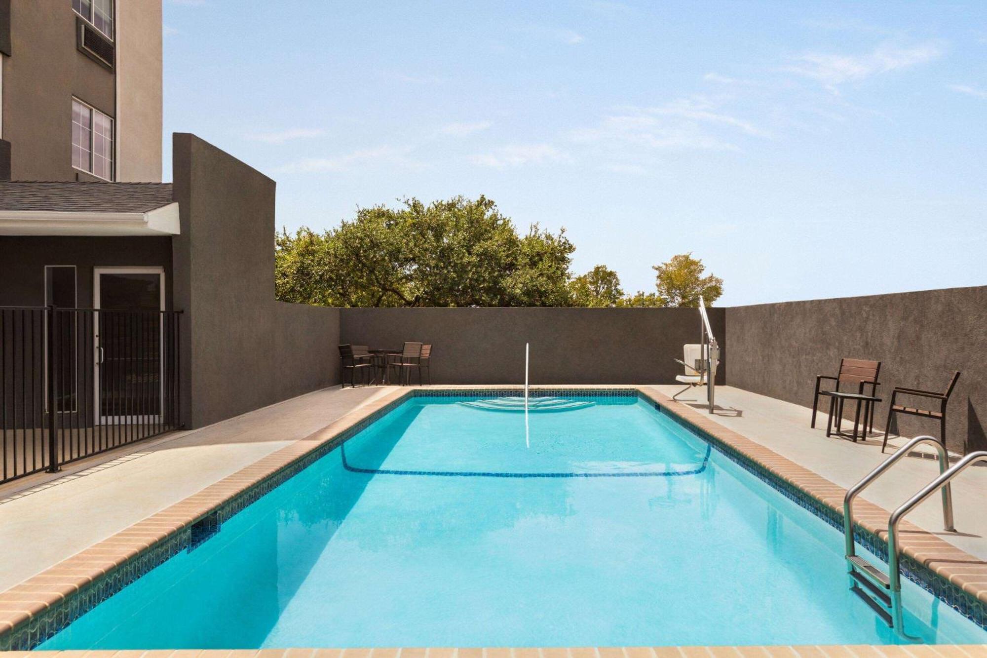 La Quinta By Wyndham San Antonio North Stone Oak Hotel Buitenkant foto